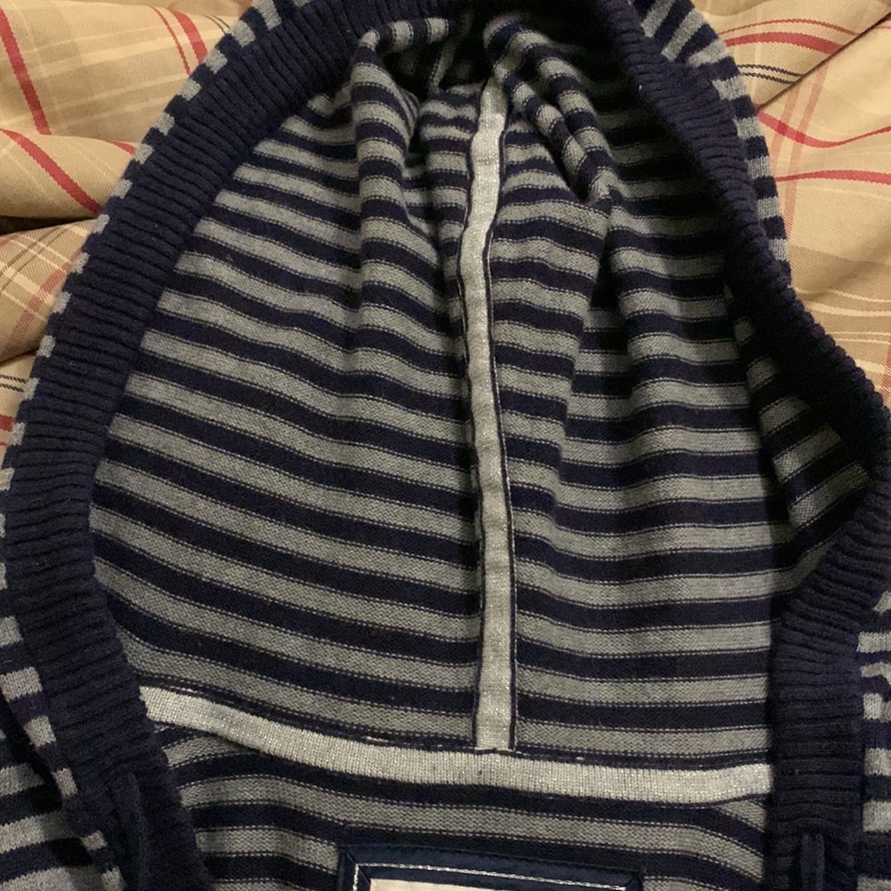 American Eagle hooded sweater - Picture 3 of 5
